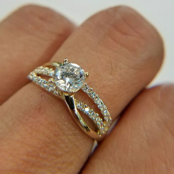 14k Solid Yellow Gold Hollow Engagement Ring - Picture 2 of 7
